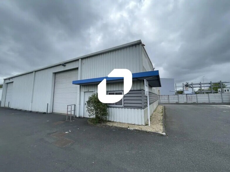 Office in Vertou for lease - Building Photo - Image 1 of 10