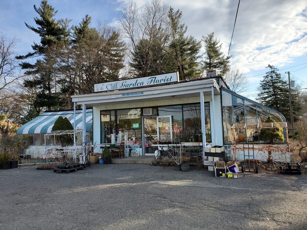 1309 Saddle River Rd, Fair Lawn, NJ 07410