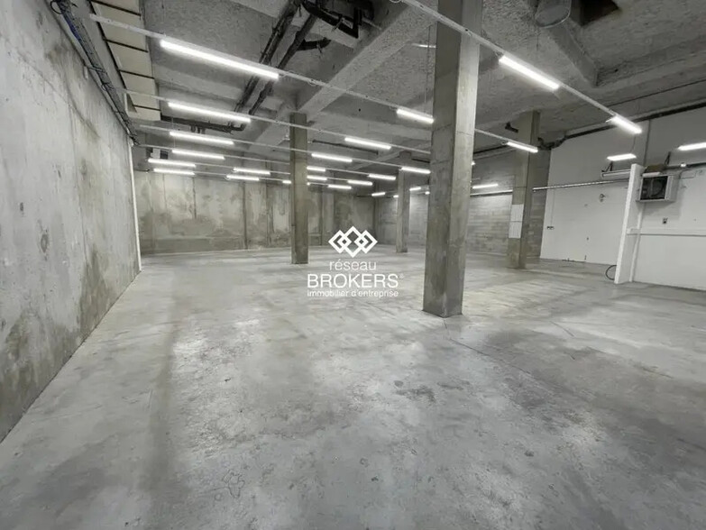 Retail in Lyon for lease - Interior Photo - Image 2 of 3