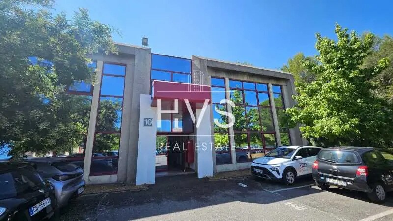 Office in Meyreuil for lease - Building Photo - Image 1 of 5