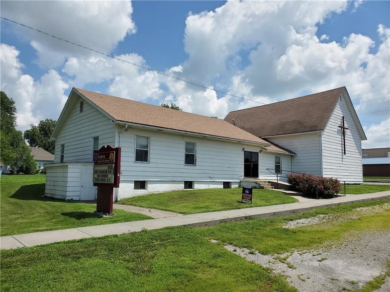 325 E Main St, Drexel, MO 64742