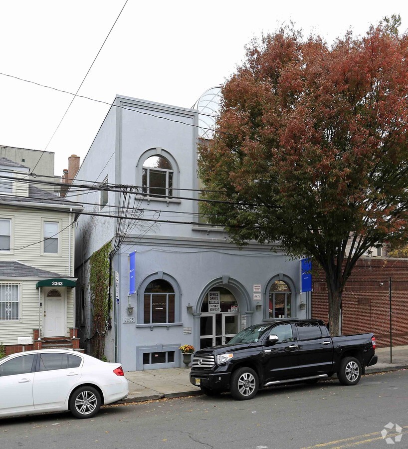 3265 Johnson Ave, Bronx, NY 10463