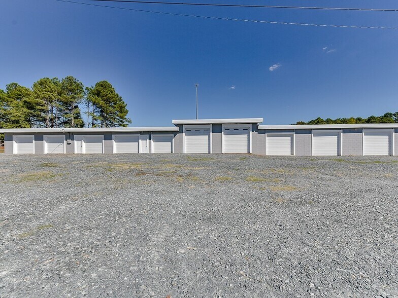 7221 Wolf Pond Rd, Monroe, NC 28112