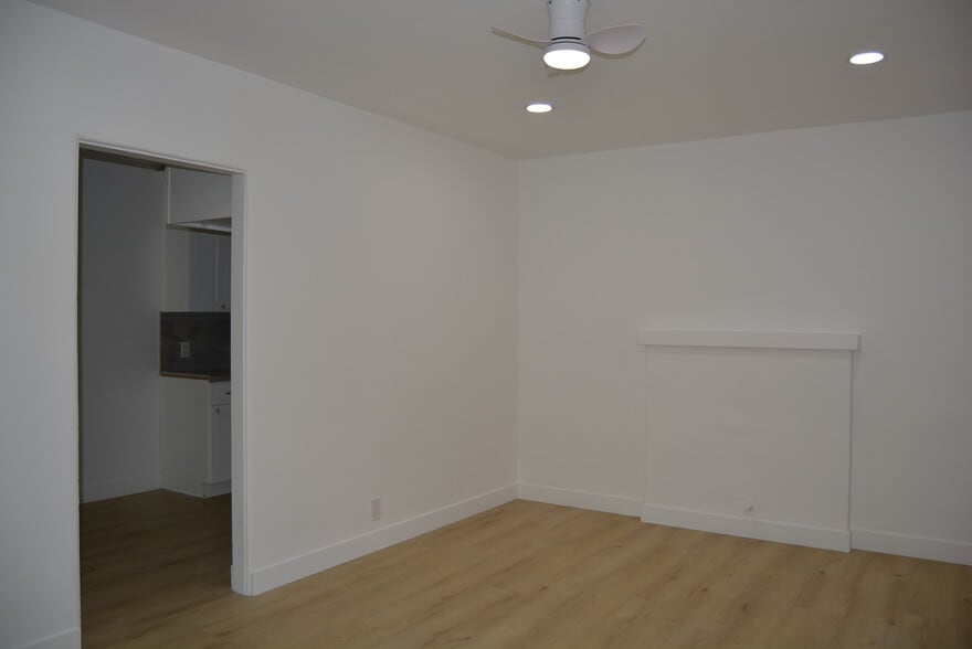 4224 Overland Ave, Culver City, CA for lease - Building Photo - Image 2 of 10