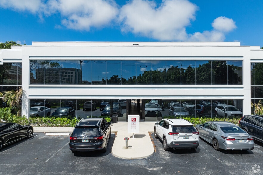 1000 NW 9th Ct, Boca Raton, FL for sale - Building Photo - Image 2 of 6