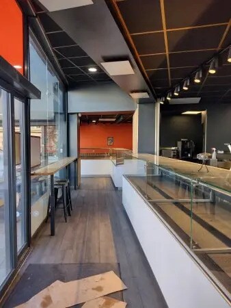 Flex in Perpignan for lease - Interior Photo - Image 2 of 4