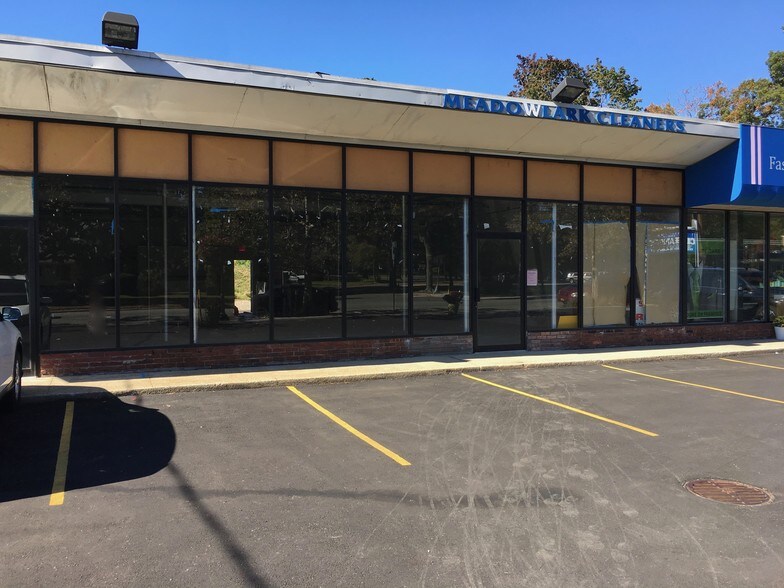 370 Larkfield Rd, East Northport, NY for sale - Building Photo - Image 1 of 1