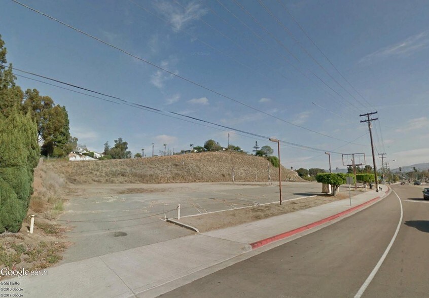 707 W Vista Way, Vista, CA for lease - Building Photo - Image 2 of 5