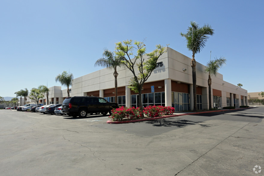 2175 Sampson Ave, Corona, CA for lease - Primary Photo - Image 1 of 8