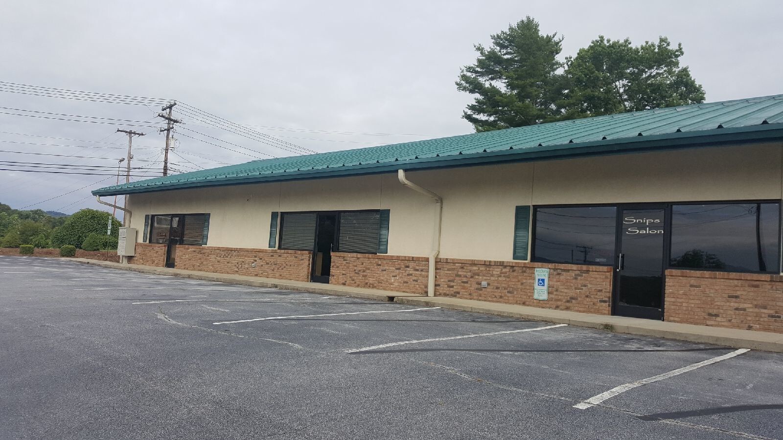 602 Duncan Hill Rd, Hendersonville, NC 28792