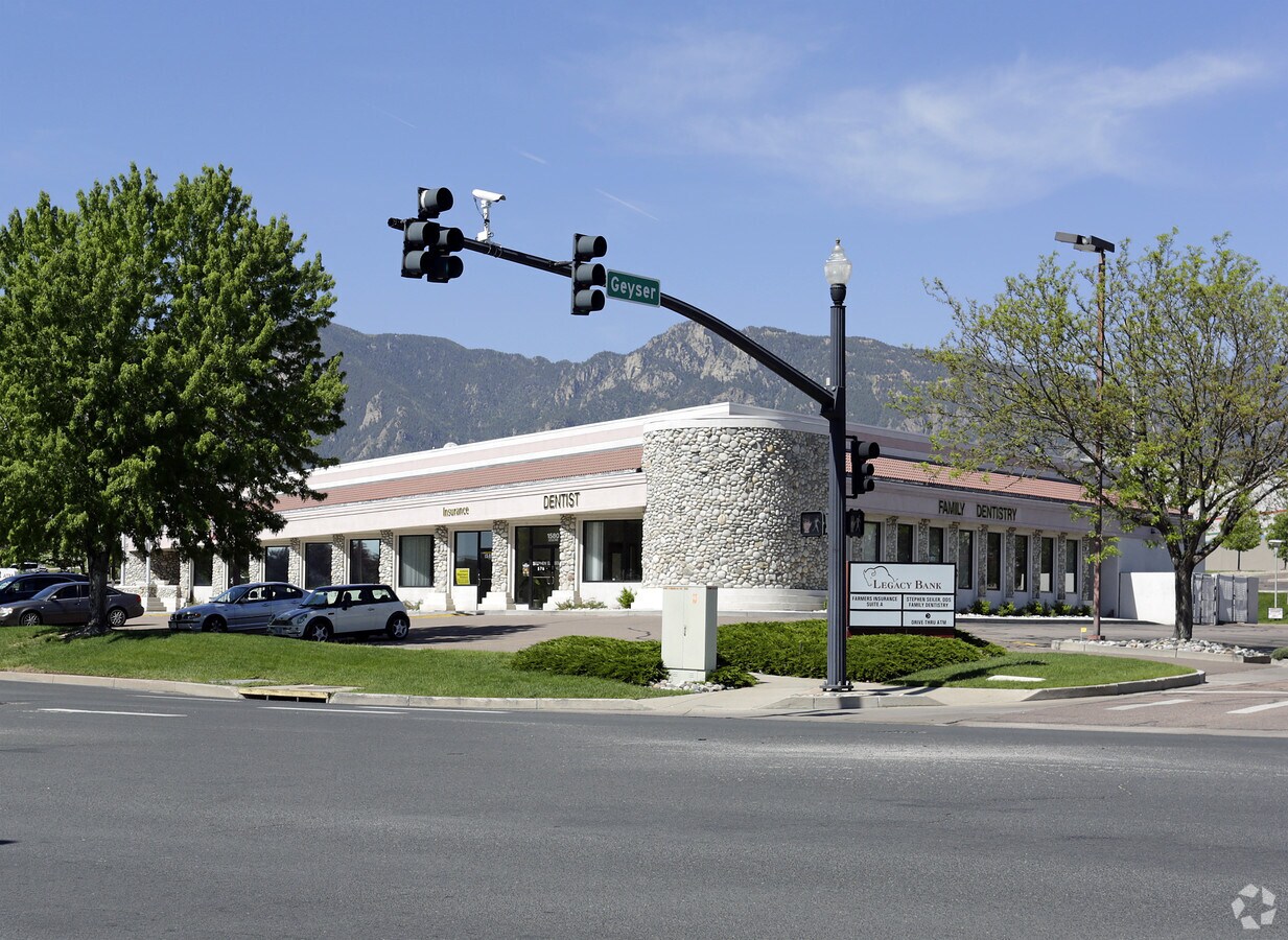 1580 E Cheyenne Mountain Blvd, Colorado Springs, CO 80906