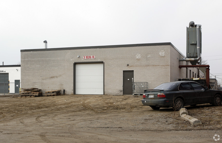 31 Belvia Rd, Toronto, ON for lease - Building Photo - Image 2 of 5