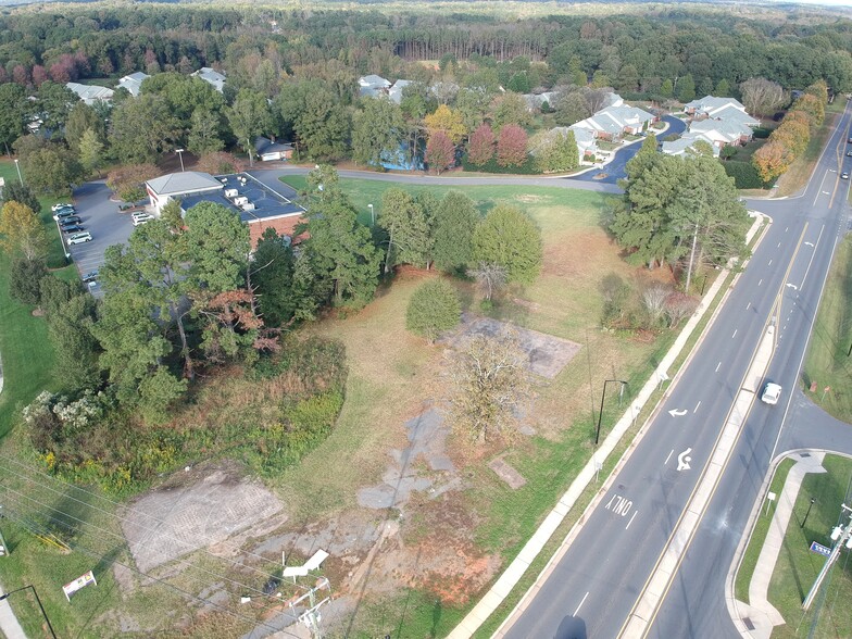 13101 Idlewild Rd, Matthews, NC for lease - Aerial - Image 2 of 4