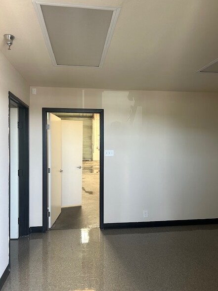 870-898 W Rialto Ave, Rialto, CA for lease - Building Photo - Image 3 of 6