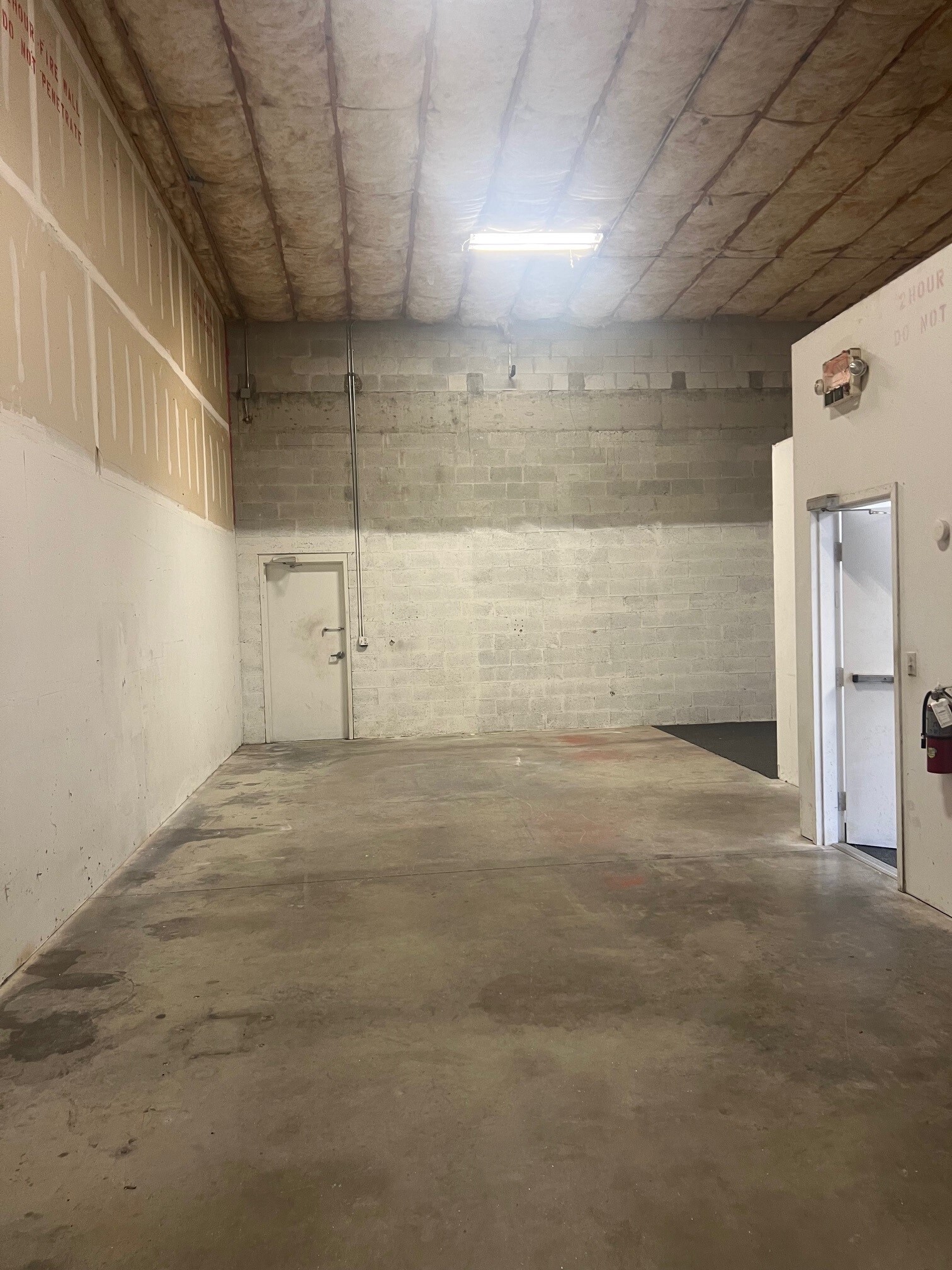 932 NE 24th Ln, Cape Coral, FL for lease Interior Photo- Image 1 of 6