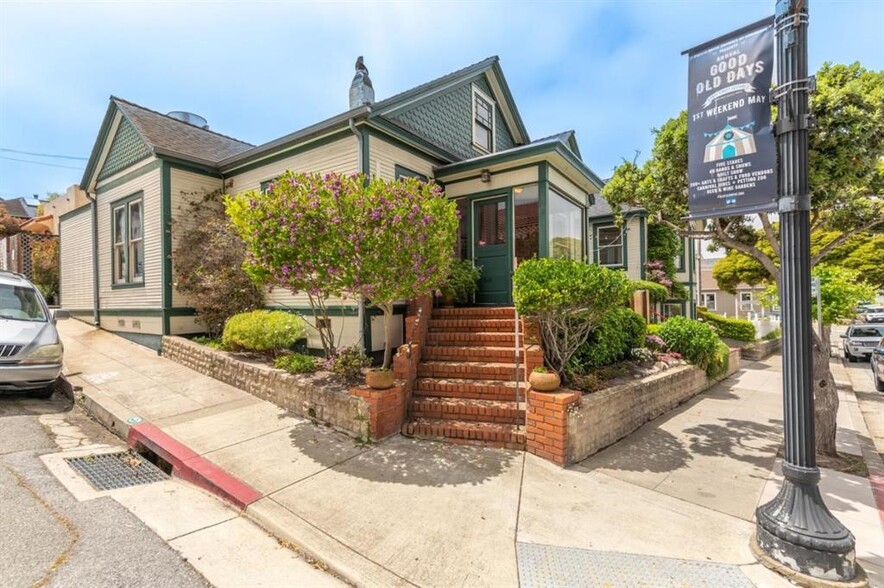 481 Lighthouse Ave, Pacific Grove, CA for sale - Primary Photo - Image 1 of 1