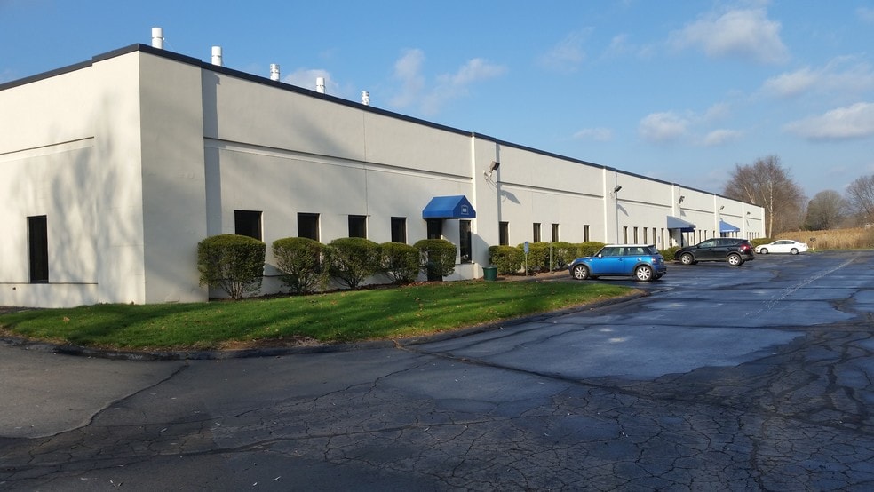 21 Business Park Dr, Branford, CT for lease - Building Photo - Image 3 of 15