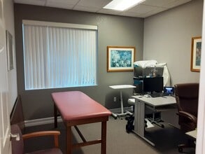 4975-4977 Royal Gulf Cir, Fort Myers, FL for lease Interior Photo- Image 2 of 7