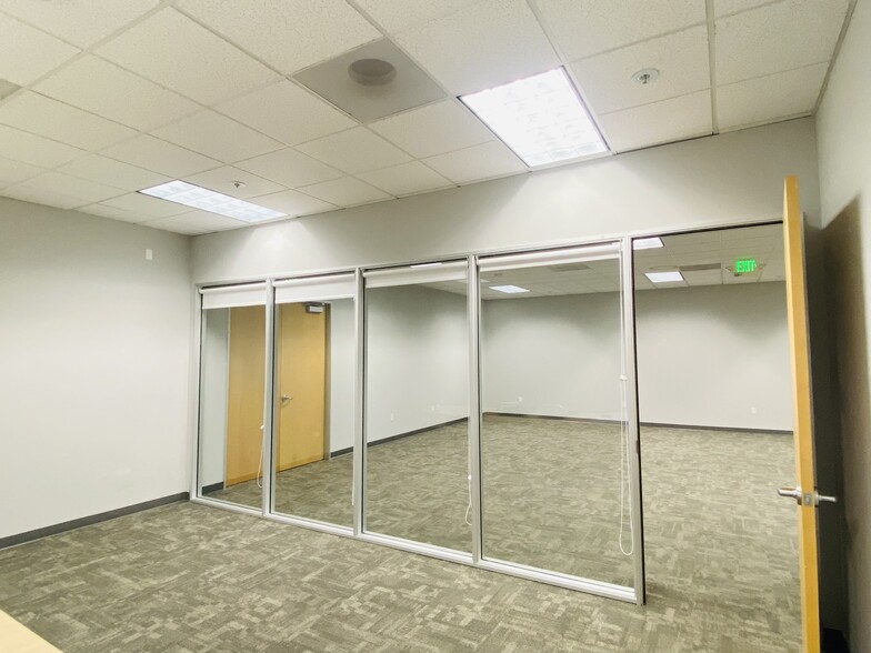 1145-1155 Tasman Dr, Sunnyvale, CA for lease - Interior Photo - Image 3 of 6