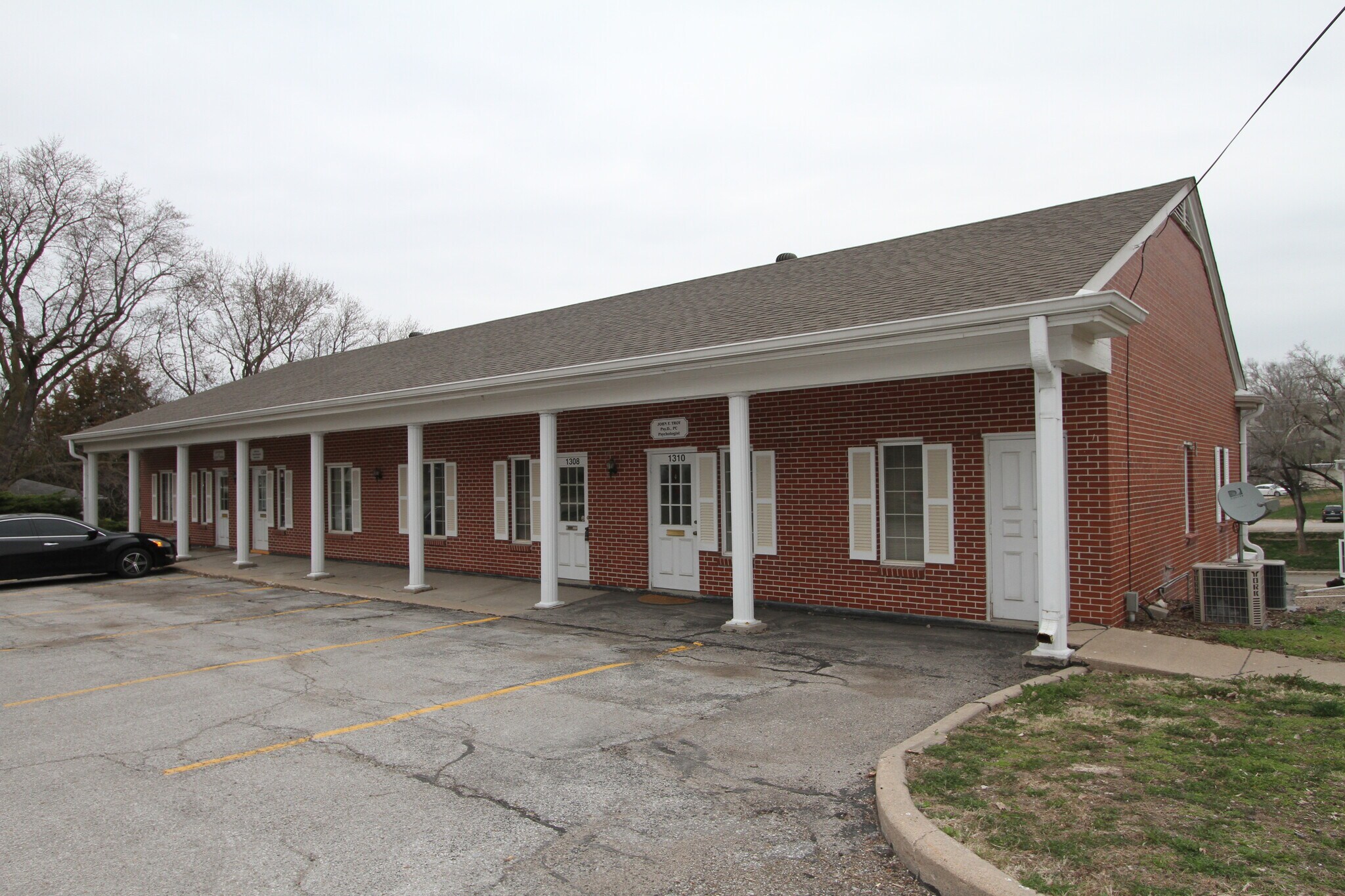 1304-1311 Galvin Rd S, Bellevue, NE for sale Building Photo- Image 1 of 1