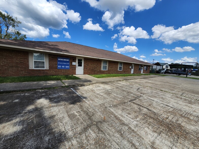 308 Belcher St, Cleveland, TX for sale - Building Photo - Image 2 of 7