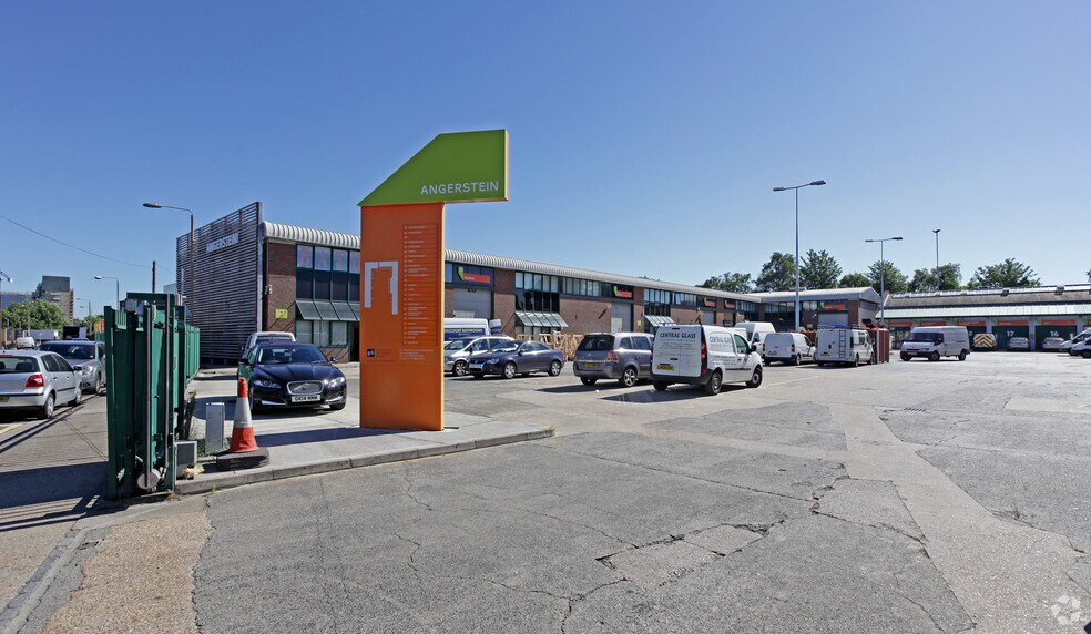 12 Horn Ln, London for sale - Primary Photo - Image 1 of 1