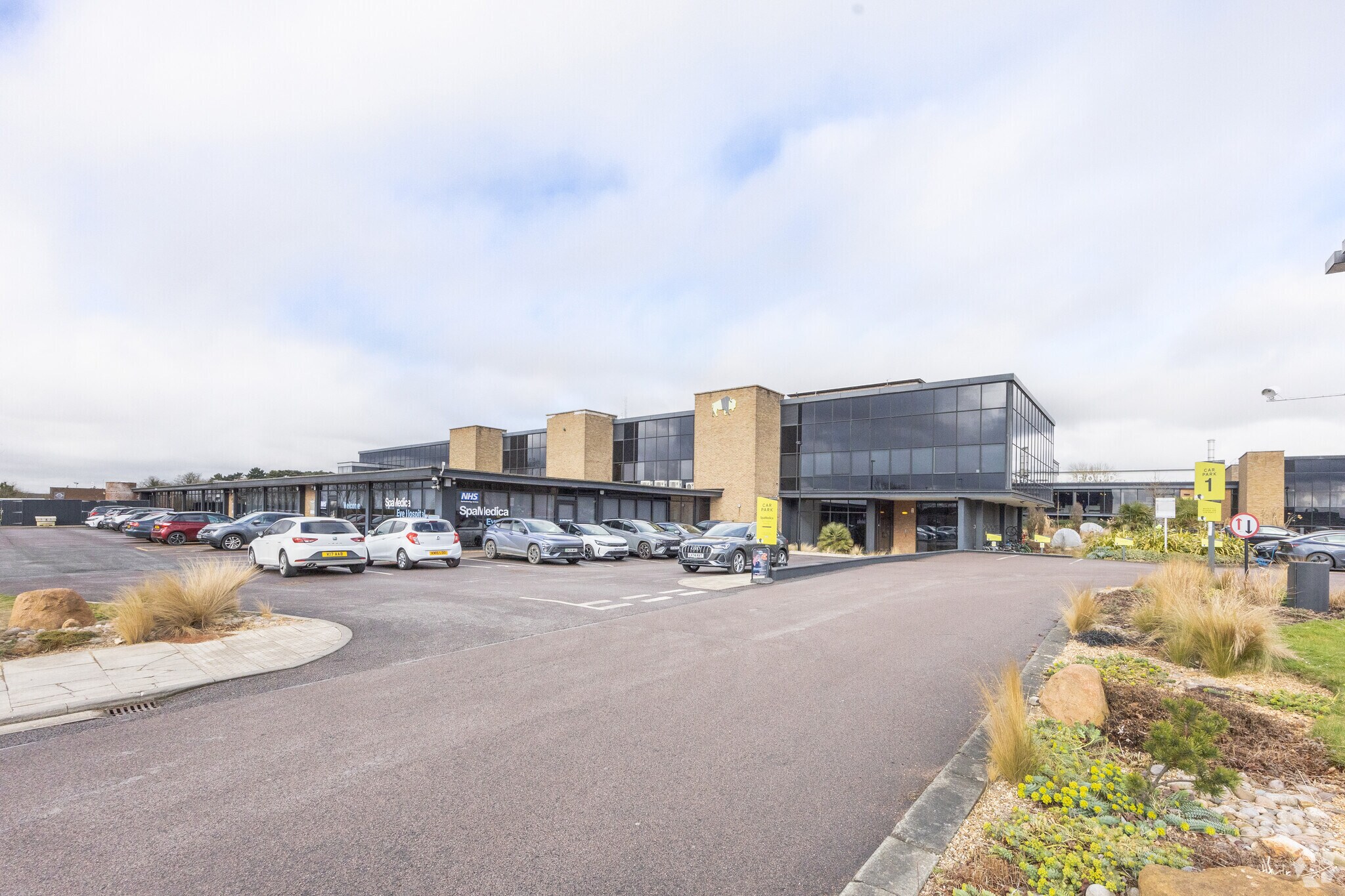 Manton Ln, Bedford for lease Primary Photo- Image 1 of 6