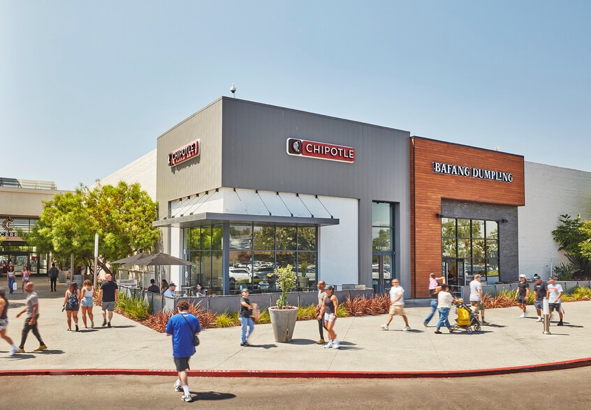 239 Los Cerritos Mall, Cerritos, CA for lease - Building Photo - Image 3 of 18