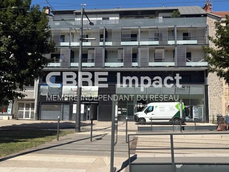 Office in Dijon for lease - Building Photo - Image 2 of 5