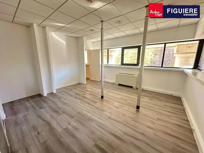 9 Bis Place John Rewald, Aix-en-Provence for lease - Interior Photo - Image 3 of 8