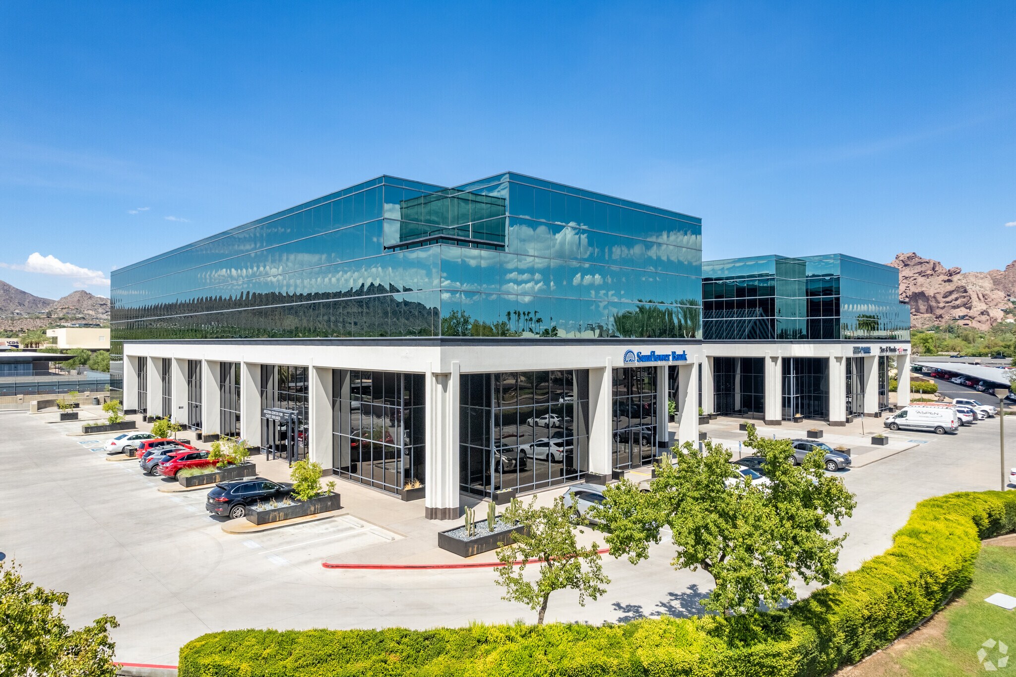 5090 N 40th St, Phoenix, AZ for sale Primary Photo- Image 1 of 1