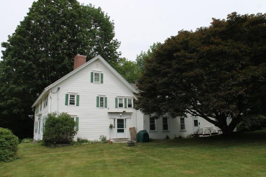 76 Meredith Neck Rd, Meredith, NH 03253