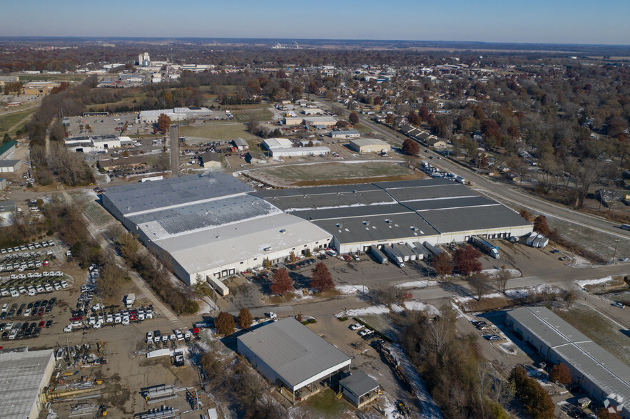 910 E 29th St, Lawrence, KS for lease - Aerial - Image 1 of 3