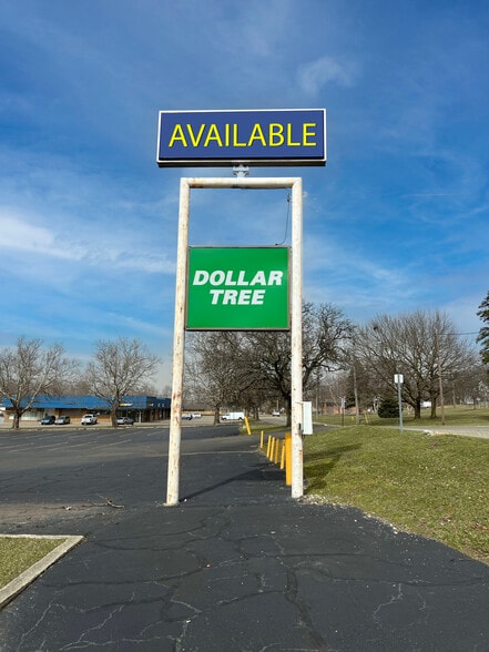 806-812 Shoppers Ln, Kalamazoo, MI for sale - Building Photo - Image 3 of 6