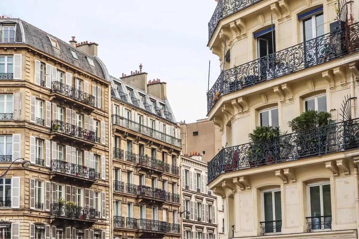 Flex in Paris for sale Building Photo- Image 1 of 3