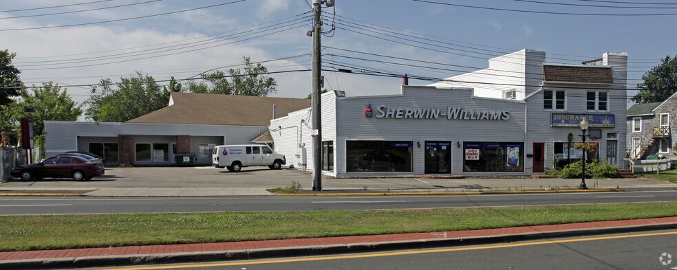 258-262 E Main St, Babylon, NY for sale - Building Photo - Image 1 of 1