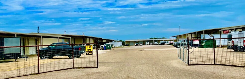 2633 Howard Loop, Salado, TX for lease - Building Photo - Image 2 of 6