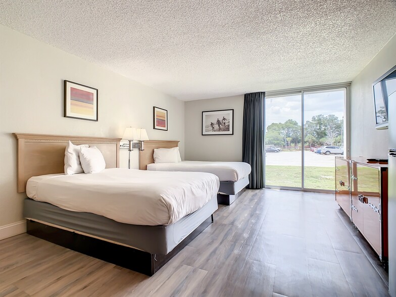 2295 E Irlo Bronson Memorial Hwy, Kissimmee, FL for sale - Building Photo - Image 3 of 8