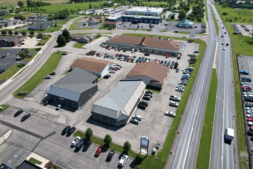 3301 N Everbrook Ln, Muncie, IN for lease - Building Photo - Image 3 of 9