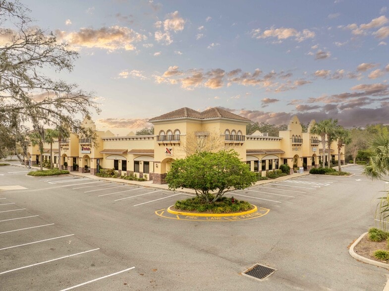 809 County Road 466, Lady Lake, FL for sale - Primary Photo - Image 1 of 38