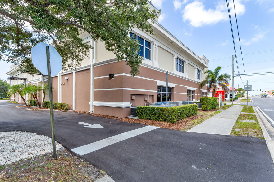 501 S Lincoln Ave, Clearwater, FL for lease - Building Photo - Image 2 of 34