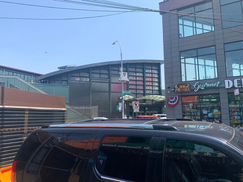 4016 74th St, Elmhurst, NY for sale - Building Photo - Image 1 of 1