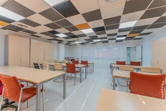 Office in Elche, Alicante for lease Interior Photo- Image 2 of 16