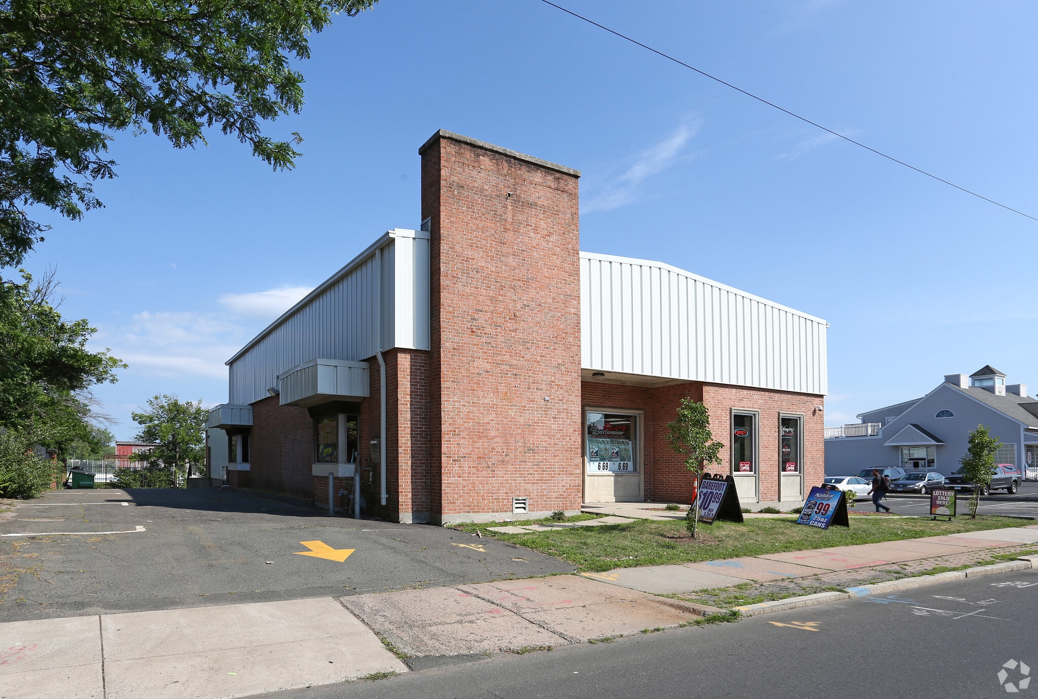 440 New Park Ave, West Hartford, CT 06110 Retail for Sale