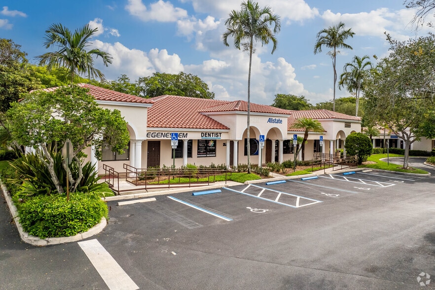 9633 W Broward Blvd, Plantation, FL for sale - Primary Photo - Image 1 of 4