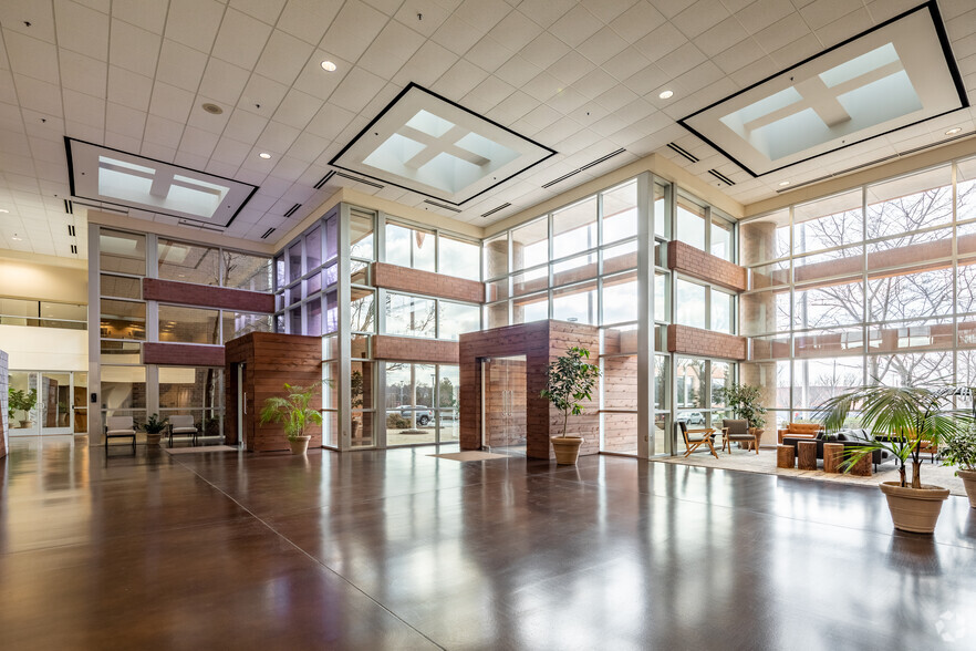 7100 Commerce Way, Brentwood, TN for lease - Lobby - Image 3 of 15