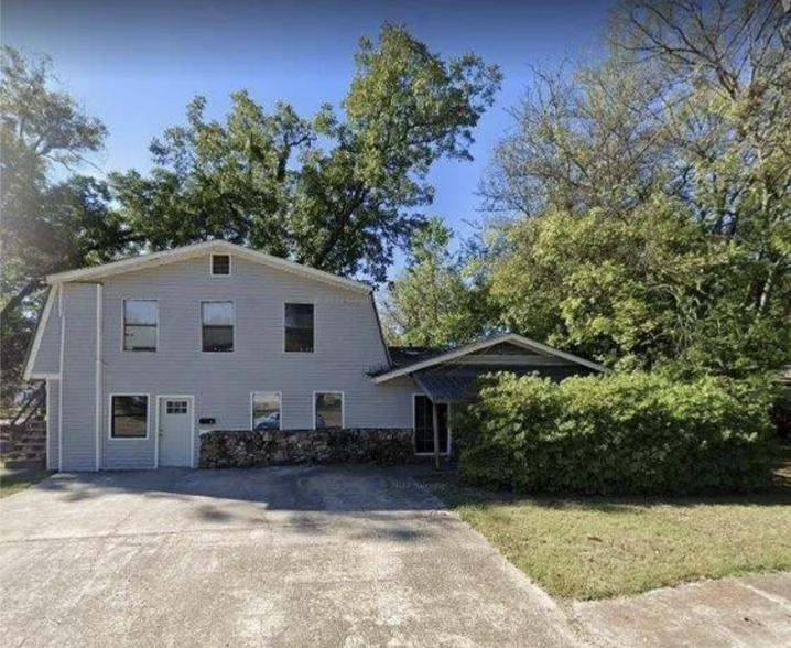 1103 Caddo St, Arkadelphia, AR 71923