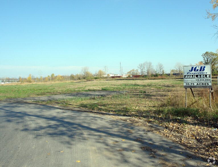 4560 S Steelway Blvd, Liverpool, NY for sale - Primary Photo - Image 1 of 1