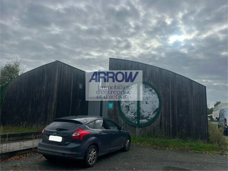 Flex in Treillières for lease - Building Photo - Image 2 of 2