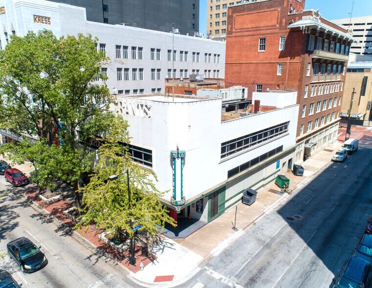 611 Houston St, Fort Worth, TX for lease - Building Photo - Image 3 of 9